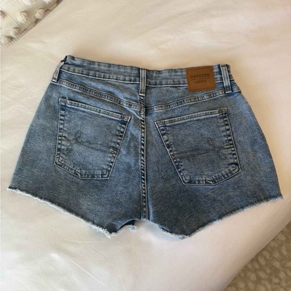 Denizen from Levi's High-Rise Denim Cutoff Shorts - Picture 2 of 4